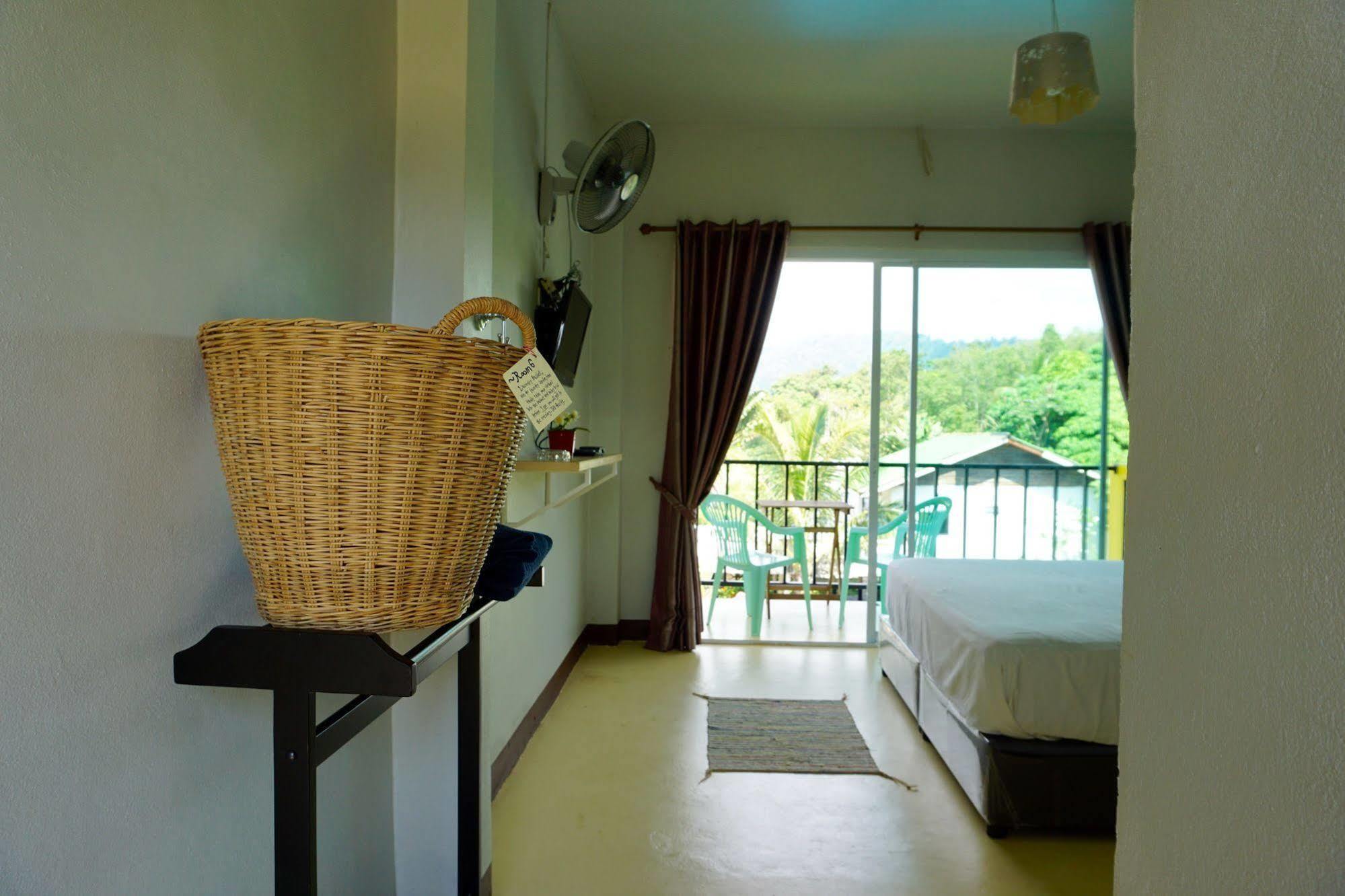 Hotel Lom La Lanta à Ko Lanta Extérieur photo