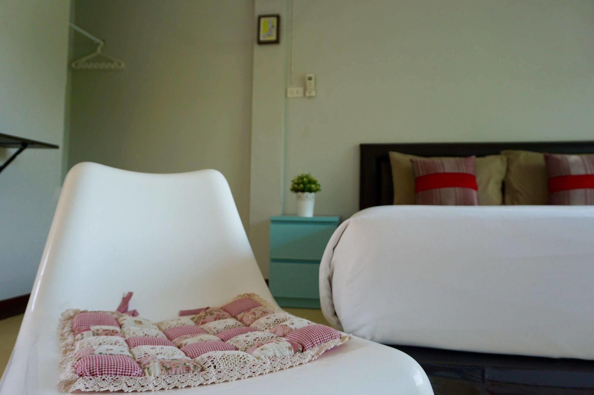 Hotel Lom La Lanta à Ko Lanta Extérieur photo