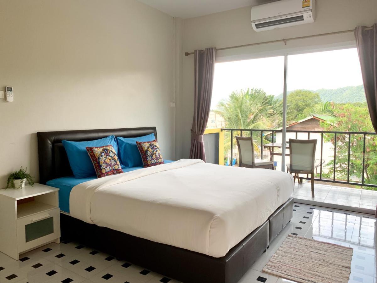 Hotel Lom La Lanta à Ko Lanta Extérieur photo