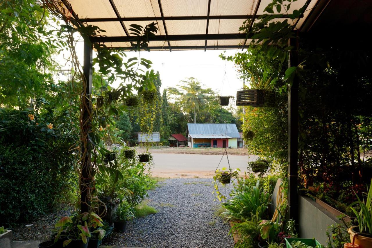 Hotel Lom La Lanta à Ko Lanta Extérieur photo